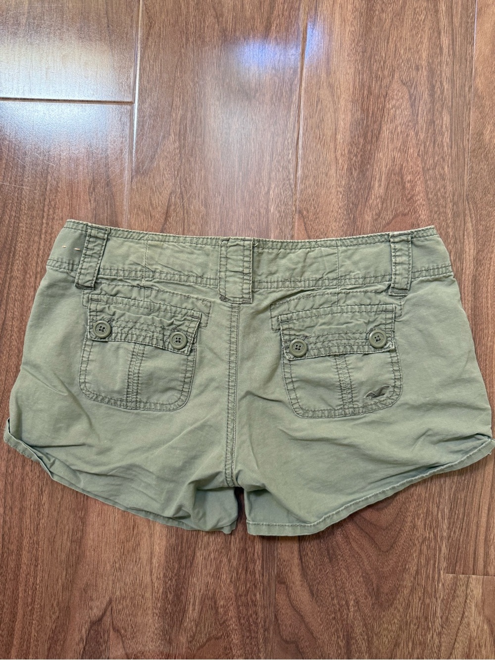 Hollister Olive Cargo Shorts with Embroidered Waistband size 1 - Picture 2 of 3
